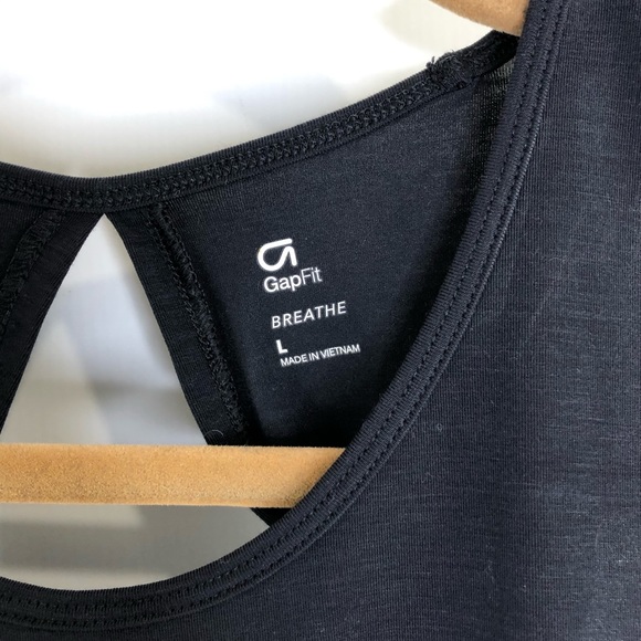 GapFit Black Workout Tank Twisted back - Picture 6 of 6